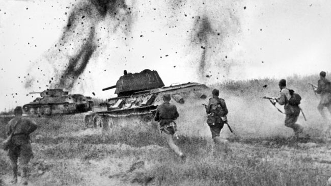 Курская дуга. Атака соединений 5 Гвардейской танковой армии в районе Прохоровки. Июль 1943 Курская дуга. Атака соединений 5 Гвардейской танковой армии в районе Прохоровки. Июль 1943