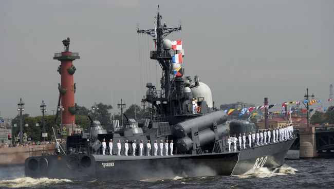 Ракетный катер 3го ранга Чувашия во время генеральной репетиции парада, посвященного Дню Военно-Морского Флота (ВМФ), в Санкт-Петербурге Ракетный катер 3го ранга Чувашия во время генеральной репетиции парада, посвященного Дню Военно-Морского Флота (ВМФ), в Санкт-Петербурге