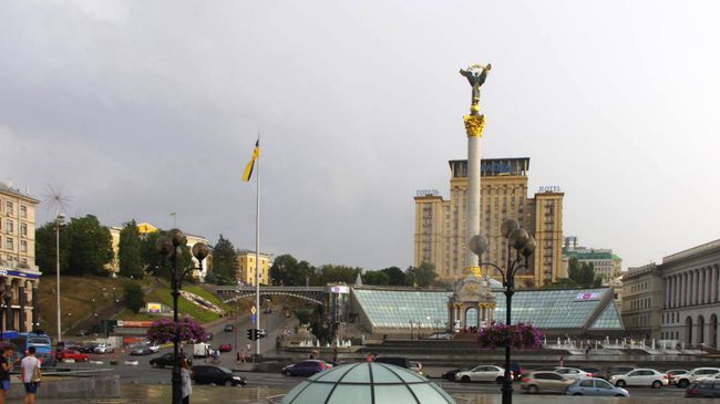 Площадь Независимости в Киеве Площадь Независимости в Киеве