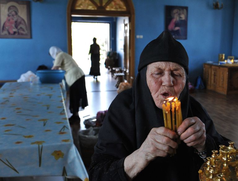Подготовка к празднованию Троицы в Ростове-на-Дону