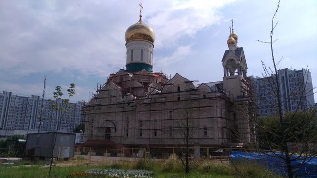 Строящийся храм Андрея Рублева в Раменках Строящийся храм Андрея Рублева в Раменках