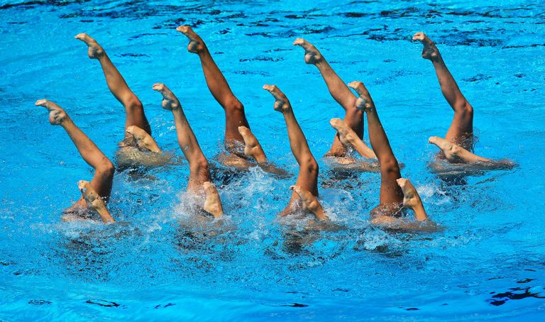 Спортсменки сборной России выступают с произвольной программой в финальных соревнованиях по синхронному плаванию среди групп на XVII чемпионате мира по водным видам спорта в Будапеште Спортсменки сборной России выступают с произвольной программой в финальных соревнованиях по синхронному плаванию среди групп на XVII чемпионате мира по водным видам спорта в Будапеште