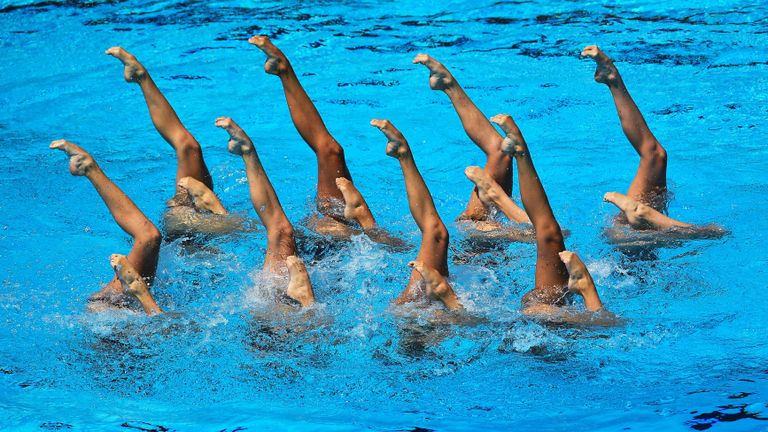 Спортсменки сборной России выступают с произвольной программой в финальных соревнованиях по синхронному плаванию среди групп на XVII чемпионате мира по водным видам спорта в Будапеште Спортсменки сборной России выступают с произвольной программой в финальных соревнованиях по синхронному плаванию среди групп на XVII чемпионате мира по водным видам спорта в Будапеште