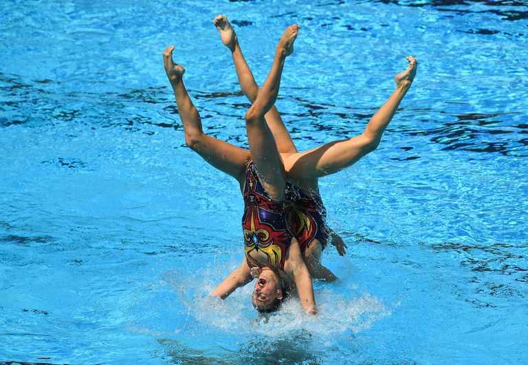 Спортсменки сборной России выступают с произвольной программой в финальных соревнованиях по синхронному плаванию среди групп на XVII чемпионате мира по водным видам спорта в Будапеште Спортсменки сборной России выступают с произвольной программой в финальных соревнованиях по синхронному плаванию среди групп на XVII чемпионате мира по водным видам спорта в Будапеште