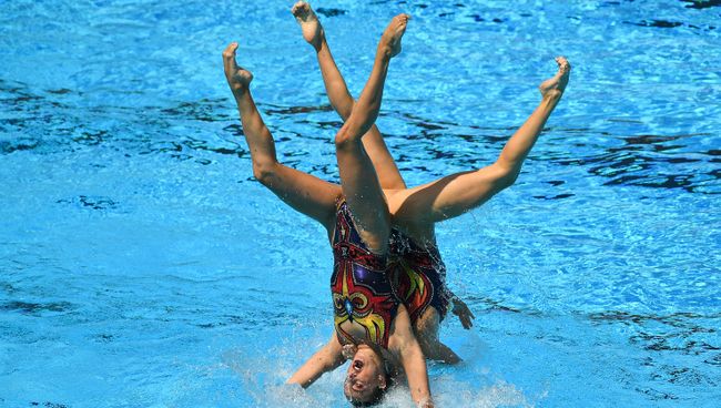 Спортсменки сборной России выступают с произвольной программой в финальных соревнованиях по синхронному плаванию среди групп на XVII чемпионате мира по водным видам спорта в Будапеште Спортсменки сборной России выступают с произвольной программой в финальных соревнованиях по синхронному плаванию среди групп на XVII чемпионате мира по водным видам спорта в Будапеште