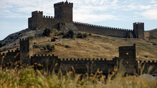 Генуэзская крепость в Судаке Генуэзская крепость в Судаке