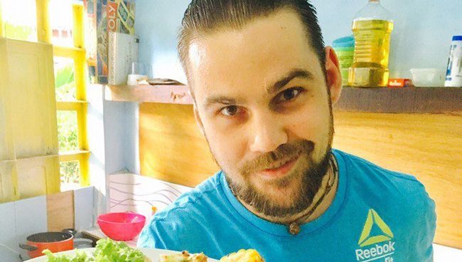 Житель Сургута Роман Калашников, осужденный на 17 лет в Индонезии по подозрению в контрабанде наркотиков Житель Сургута Роман Калашников, осужденный на 17 лет в Индонезии по подозрению в контрабанде наркотиков