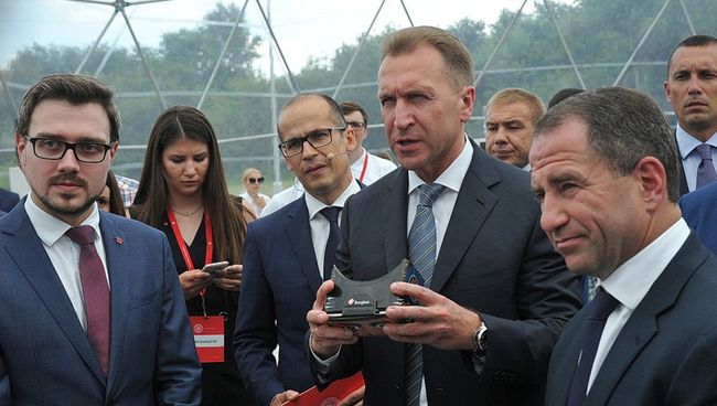 Игорь Шувалов во время рабочего визита в Республику Удмуртия. 1 августа 2017 Игорь Шувалов во время рабочего визита в Республику Удмуртия. 1 августа 2017