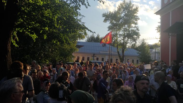 Участники молитвенного стояния против Матильды в Москве