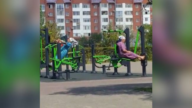 Без лосин и фитнес-браслетов: бабушки-спортсменки из Астаны покорили соцсети