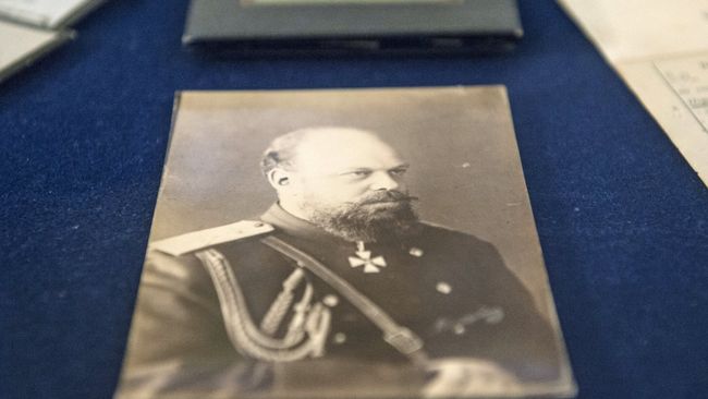 Фотография императора Александра III - документ из архива семьи Романовых, переданного музею-заповеднику Царское село Фотография императора Александра III - документ из архива семьи Романовых, переданного музею-заповеднику Царское село
