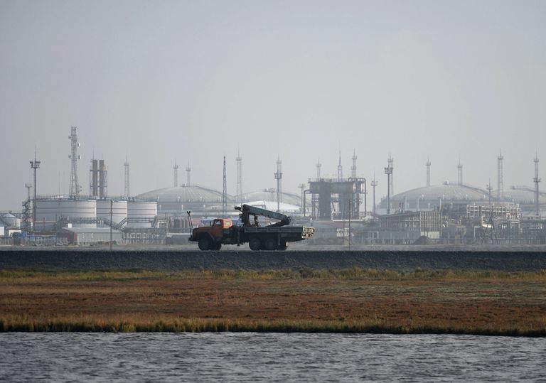 Нефтянные хранилища на побережье Карского моря в Ненецком автономном округе Нефтянные хранилища на побережье Карского моря в Ненецком автономном округе