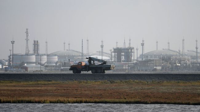Нефтянные хранилища на побережье Карского моря в Ненецком автономном округе Нефтянные хранилища на побережье Карского моря в Ненецком автономном округе