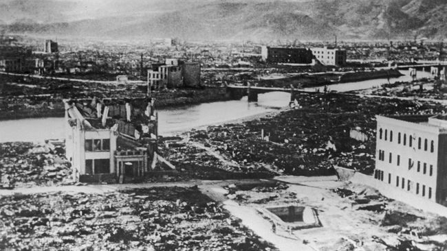 Хиросима после американской атомной бомбардировки