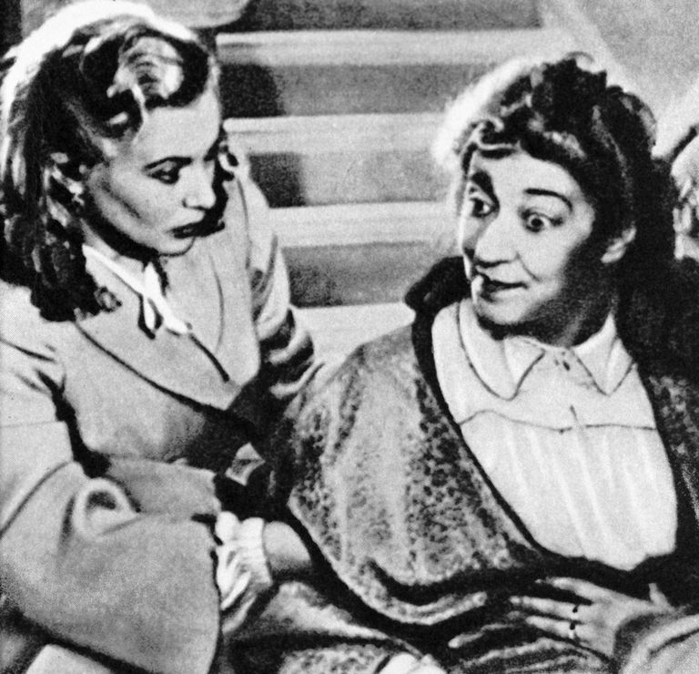 Фаина Раневская в роли Маргариты Львовны, Любовь Орлова в роли Верочки в фильме Весна Фаина Раневская в роли Маргариты Львовны, Любовь Орлова в роли Верочки в фильме Весна