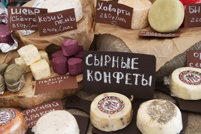 Сыры, представленный на фестивале фермеров – сыроваров в Московской области Сыры, представленный на фестивале фермеров – сыроваров в Московской области