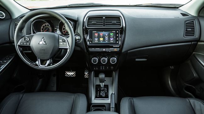 Приборная панель автомобиля Mitsubishi ASX