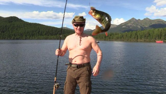 Сибирский отдых Путина: подводная охота на щуку и рыбалка