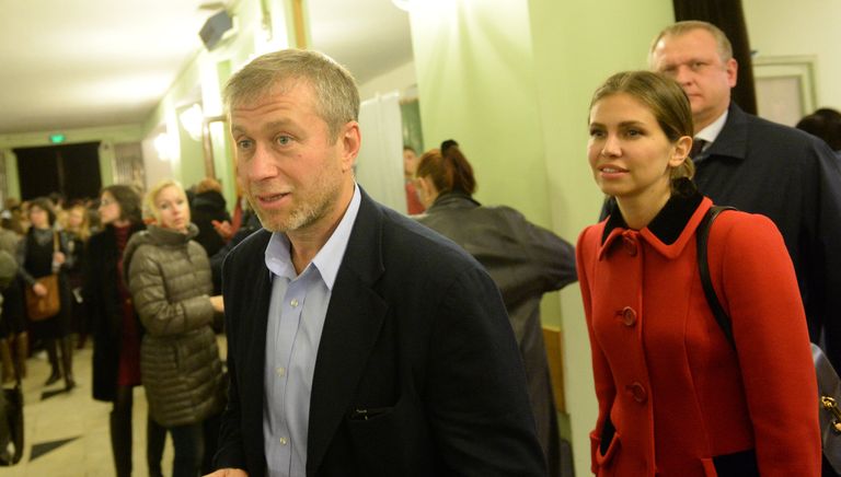 Бизнесмен Роман Абрамович и основатель Центра современной культуры Гараж Дарья Жукова Бизнесмен Роман Абрамович и основатель Центра современной культуры Гараж Дарья Жукова