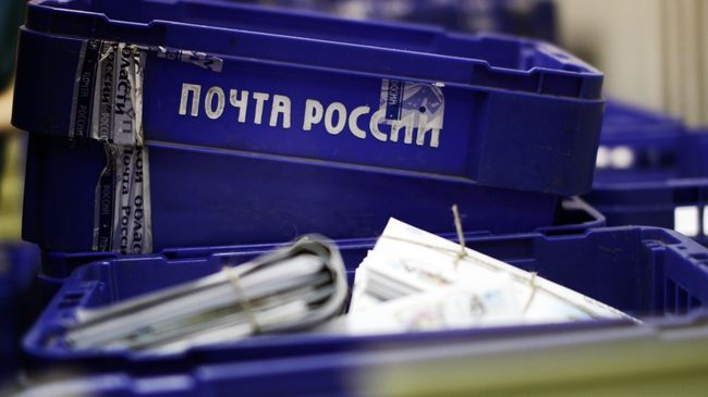 Письма в ящике на сортировочной станции. Архивное фото Письма в ящике на сортировочной станции. Архивное фото