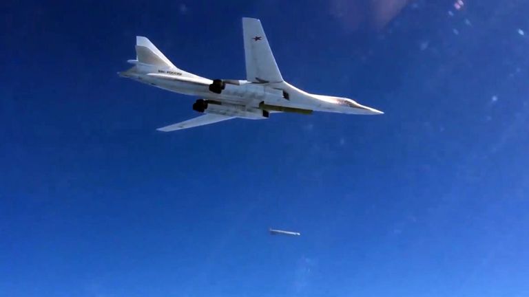 Бомбардировщик-ракетоносец Ту-160 Военно-космических сил России