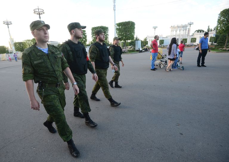 Дежурство казаков-дружинников в парке ВДНХ Дежурство казаков-дружинников в парке ВДНХ