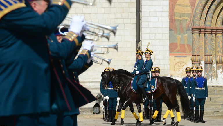 Военнослужащие Президентского полка во время развода конного караула, в рамках подготовки к фестивалю Спасская башня Военнослужащие Президентского полка во время развода конного караула, в рамках подготовки к фестивалю Спасская башня