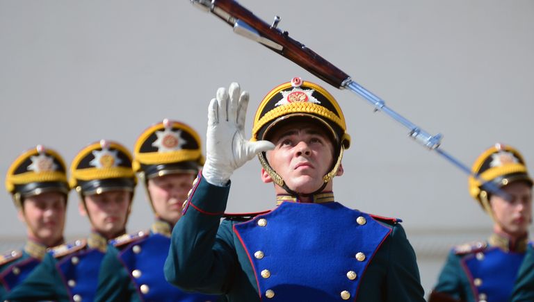 Военнослужащие Президентского полка во время развода конного караула, в рамках подготовки к фестивалю Спасская башня Военнослужащие Президентского полка во время развода конного караула, в рамках подготовки к фестивалю Спасская башня