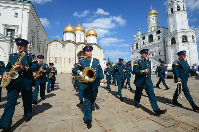 Военнослужащие Президентского полка во время развода конного караула, в рамках подготовки к фестивалю Спасская башня Военнослужащие Президентского полка во время развода конного караула, в рамках подготовки к фестивалю Спасская башня