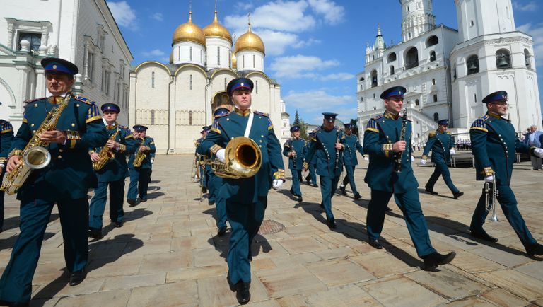 Военнослужащие Президентского полка во время развода конного караула, в рамках подготовки к фестивалю Спасская башня Военнослужащие Президентского полка во время развода конного караула, в рамках подготовки к фестивалю Спасская башня