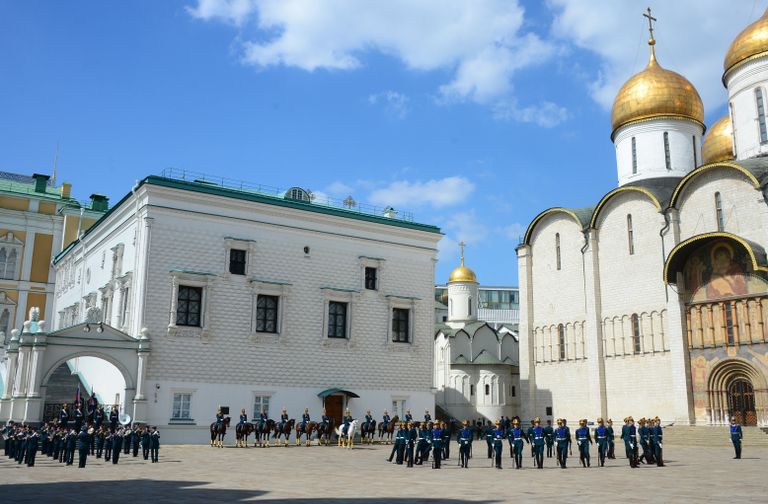 Военнослужащие Президентского полка во время развода конного караула, в рамках подготовки к фестивалю Спасская башня Военнослужащие Президентского полка во время развода конного караула, в рамках подготовки к фестивалю Спасская башня