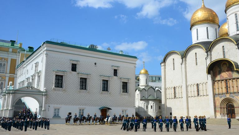 Военнослужащие Президентского полка во время развода конного караула, в рамках подготовки к фестивалю Спасская башня Военнослужащие Президентского полка во время развода конного караула, в рамках подготовки к фестивалю Спасская башня