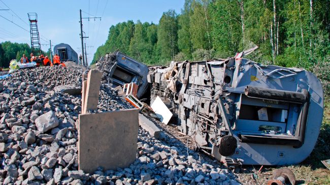 Последствия подрыва поезда № 166 Невский экспресс. 2007 год Последствия подрыва поезда № 166 Невский экспресс. 2007 год