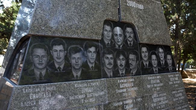 Мемориал морякам-подводникам, погибшим на атомной подводной лодке Курск в Севастополе