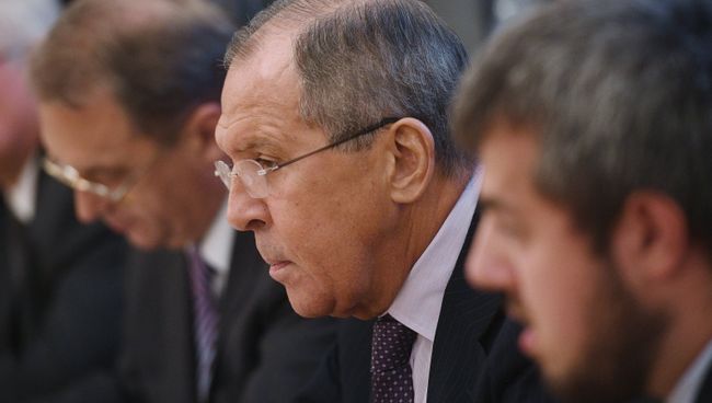 Сергей Лавров во время встречи с командующим Ливийской национальной армией Халифой Хафтаром. 14 августа 2017 Сергей Лавров во время встречи с командующим Ливийской национальной армией Халифой Хафтаром. 14 августа 2017