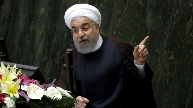 Президент Ирана Хасан Роухани выступает на заседании парламента в Тегеране Президент Ирана Хасан Роухани выступает на заседании парламента в Тегеране