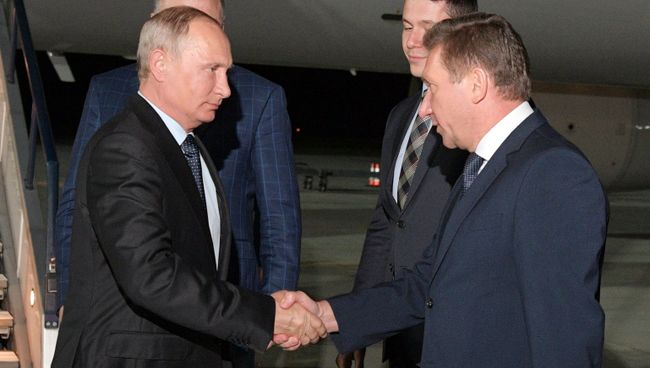 Президент РФ Владимир Путин в аэропорту Калининграда. 16 августа 2017 Президент РФ Владимир Путин в аэропорту Калининграда. 16 августа 2017