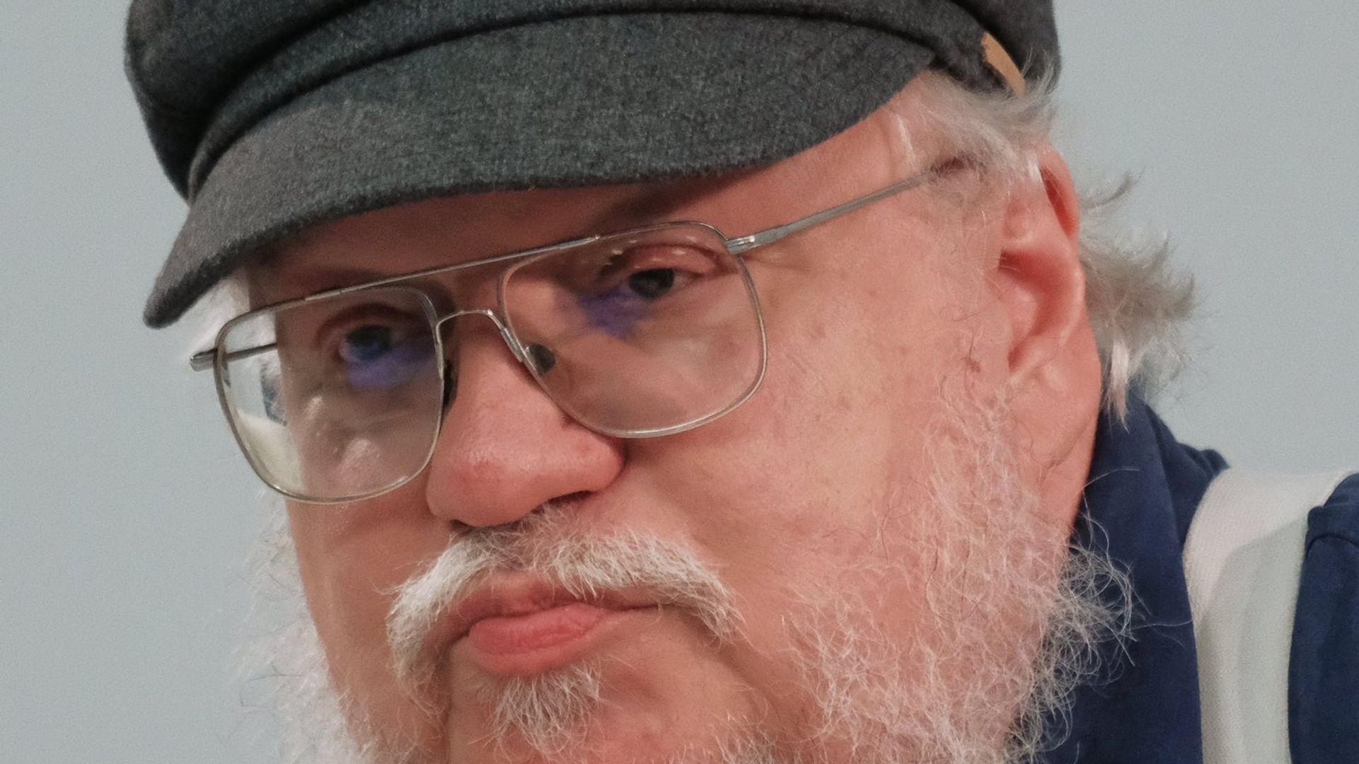 Американский писатель-фантаст Джордж Рэймонд Ричард Мартин на пресс-конференции в Санкт-Петербурге. 16 августа 2017 Американский писатель-фантаст Джордж Рэймонд Ричард Мартин на пресс-конференции в Санкт-Петербурге. 16 августа 2017 - РИА Новости, 1920, 29.12.2020