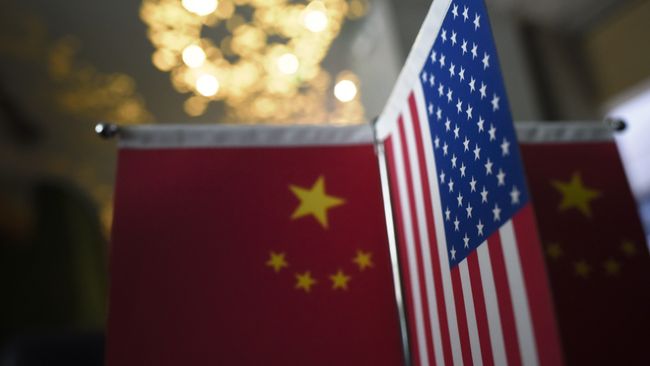 Флаги США и Китая Флаги США и Китая