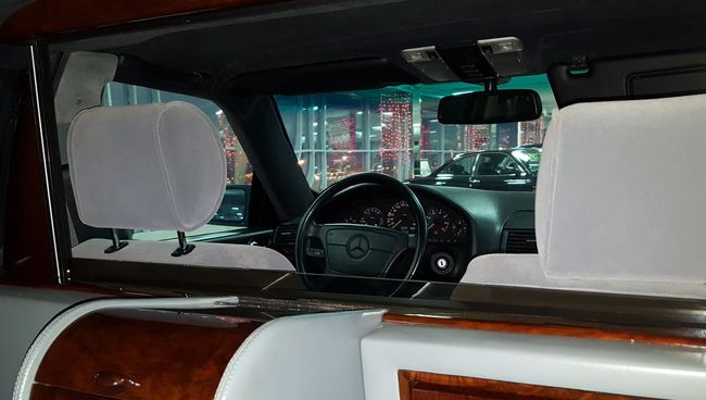 Машина Mercedes-Benz S-класса, принадлежавшая первому президенту России Борису Ельцину Машина Mercedes-Benz S-класса, принадлежавшая первому президенту России Борису Ельцину