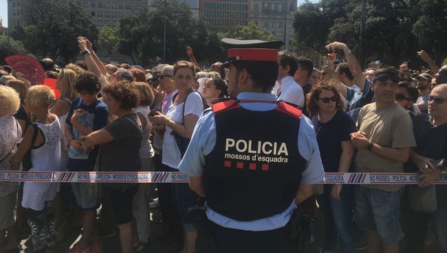 Во время мероприятия посвященного памяти жертв теракта в Барселоне. 18 августа 2017 Во время мероприятия посвященного памяти жертв теракта в Барселоне. 18 августа 2017