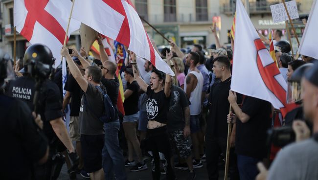 Митинг ультраправых активистов в Барселоне. 18 августа 2017 Митинг ультраправых активистов в Барселоне. 18 августа 2017