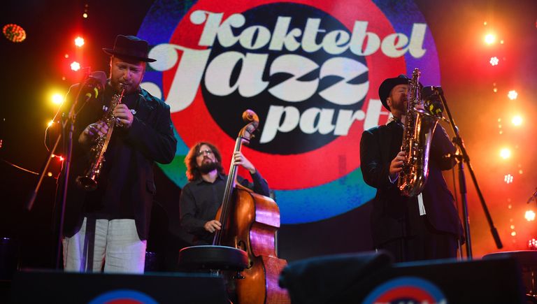 Музыканты коллектива Brill Family во время выступления на фестивале Koktebel Jazz Party 2017 Музыканты коллектива Brill Family во время выступления на фестивале Koktebel Jazz Party 2017