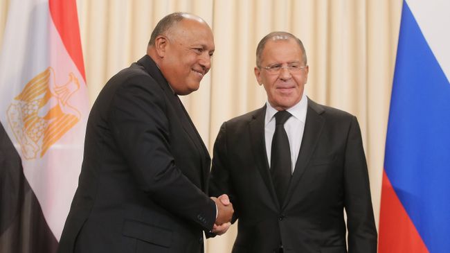 Министр иностранных дел РФ Сергей Лавров и министр иностранных дел Египта Самех Шукри после пресс-конференции по итогам встречи. 21 августа 2017 Министр иностранных дел РФ Сергей Лавров и министр иностранных дел Египта Самех Шукри после пресс-конференции по итогам встречи. 21 августа 2017