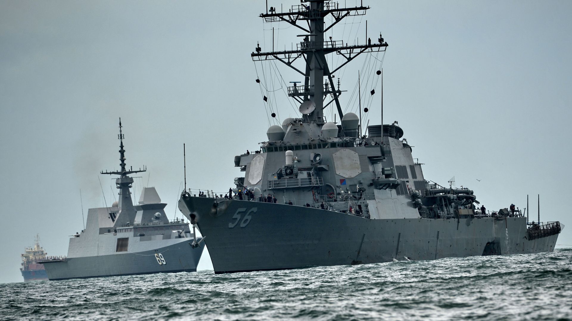 Эсминец ВМС США Джон Маккейн после столкновения с торговым судном. 21 августа 2017 Эсминец ВМС США Джон Маккейн после столкновения с торговым судном. 21 августа 2017 - РИА Новости, 1920, 21.08.2017