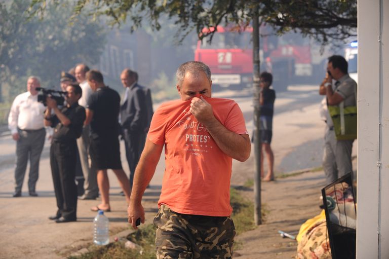 Пожар в Ростове-на-Дону в районе Театрального спуска Пожар в Ростове-на-Дону в районе Театрального спуска