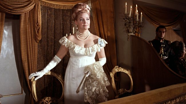 Заслуженная артистка РСФСР Ирина Скобцева в фильме Война и мир. 1966 год Заслуженная артистка РСФСР Ирина Скобцева в фильме Война и мир. 1966 год