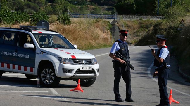 Полицейские в населенном пункте Субиратс в провинции Барселона. 21 августа 2017