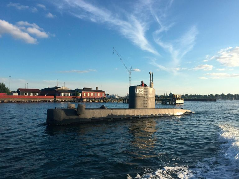 Частная подлодка Nautilus в гавани Копенгагена