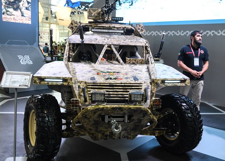 Багги Чаборз М-6 на стенде Чеченской республики на международном военно-техническом форуме Армия-2017 в Московской области Багги Чаборз М-6 на стенде Чеченской республики на международном военно-техническом форуме Армия-2017 в Московской области